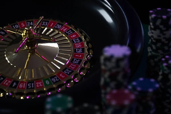 Three Card Poker live dealer table on heng togel mobile